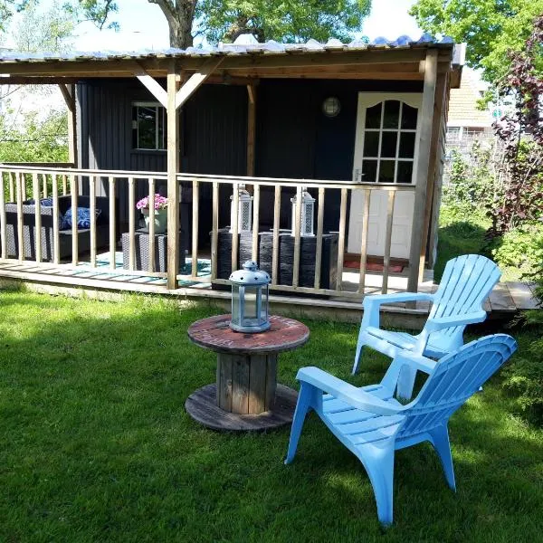 Tinyhouse NATUURHUISJE met veranda Bij de Molen tussen Alkmaar en Hoorn, hotel in Oterleek