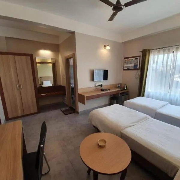 Hotel Gulmohar Grand，喬爾哈特的飯店