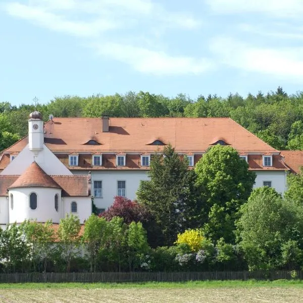 Tagungshaus Reimlingen, hotelli kohteessa Deiningen