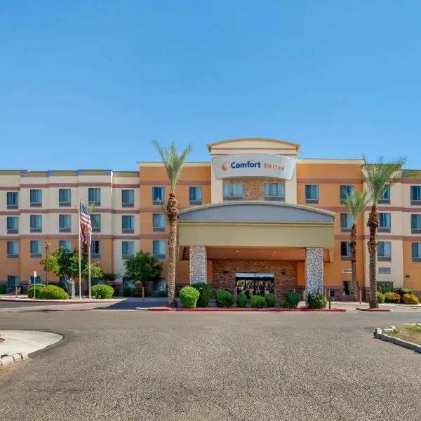 Comfort Suites Glendale - State Farm Stadium Area, hotel u gradu Glendejl