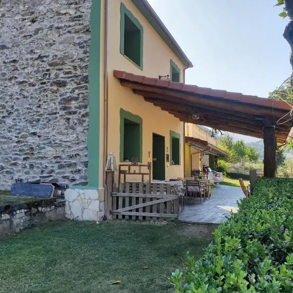 Casa Rural La Pumarada de Limés โรงแรมในPosada de Rengos