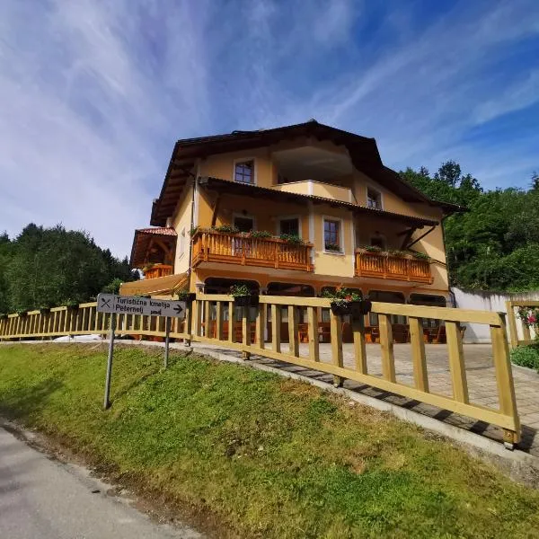 Farm Stay Peternelj, hotel in Ratečevo Brdo