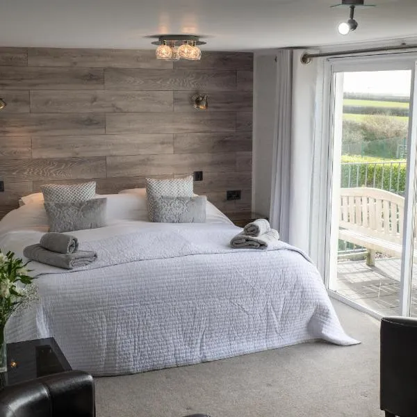 Tregaddra Farm B&B, hotel v destinaci Helston