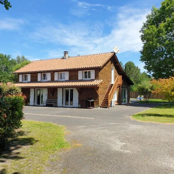 La Grange du Born – hotel w mieście Sainte-Eulalie-en-Born