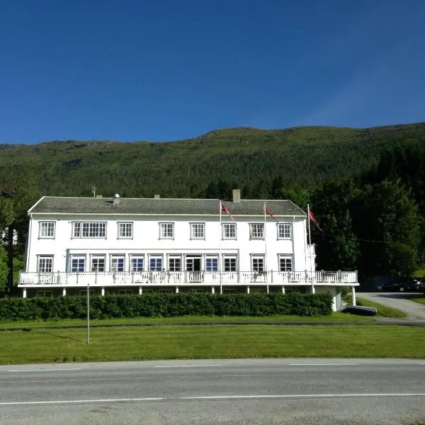 Eidsvåg Fjordhotell, hotel en Angvik