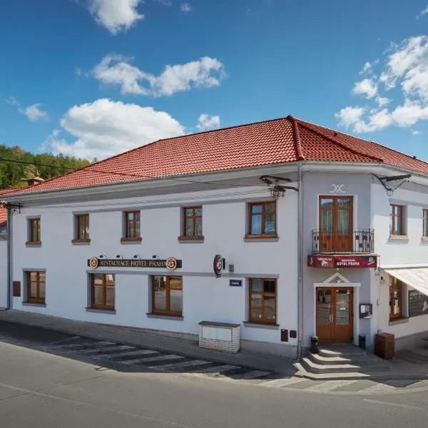 Restaurace Hotel Praha, hotel v destinaci Nižbor