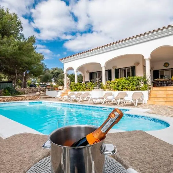 Villa Luxury, Hotel in Binibeca