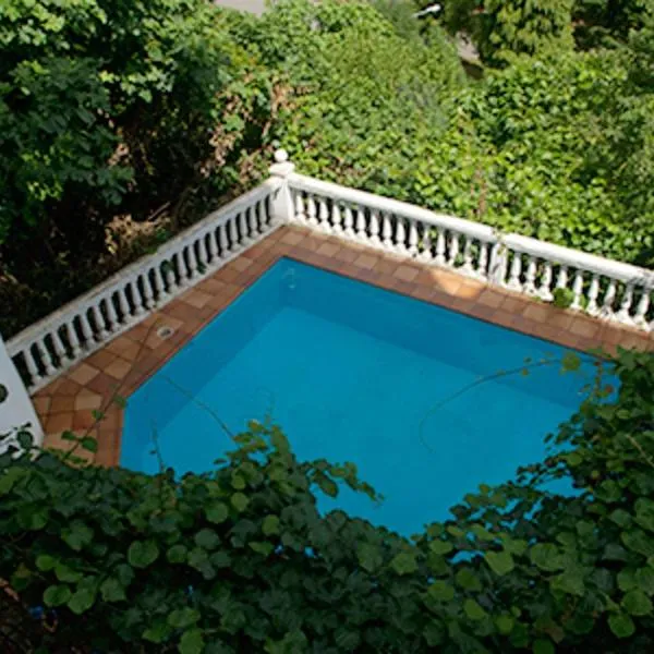 One bedroom appartement with shared pool enclosed garden and wifi at San Antolin de Ibias, hotel en Grandas de Salime