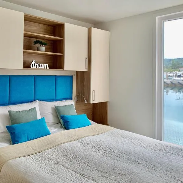 Bonita HouseBoat Apartment Portorose, hotel in Portorož