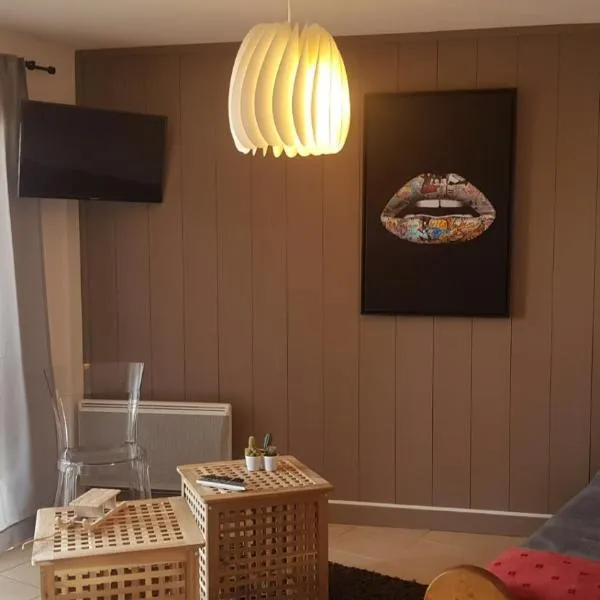 Très bel appartement pied de pistes 6 pers Serre Chevalier Chantemerle – hotel w mieście Saint-Chaffrey