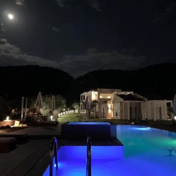 Castella Apartments, ξενοδοχείο στη Βουρβουρού