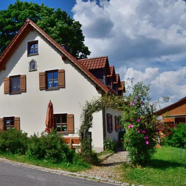 Ferienwohnung Burgerhof, hotel v destinaci Pullenreuth