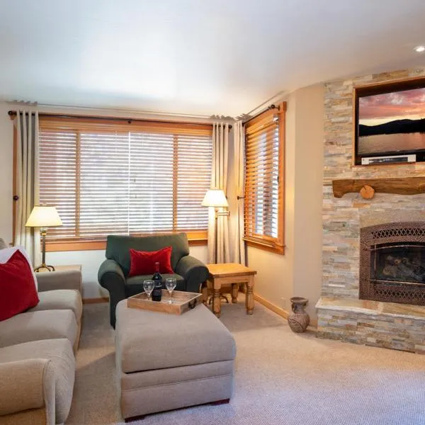 North Star - Ski View Condo, hotel in Truckee