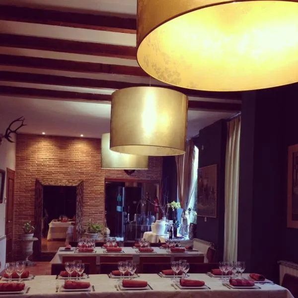 Hotel Patilla Ciudad de Requena, hotel u gradu Rekena