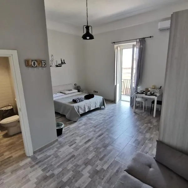 SCACCO MATTO Holiday House, hotell sihtkohas Taranto
