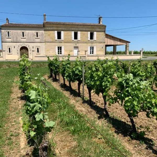 Gîte du Château La Rose des Vents, hotel in Puisseguin