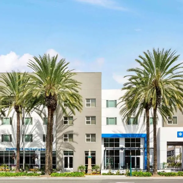 Wyndham Anaheim โรงแรมในปลาเซนเชีย