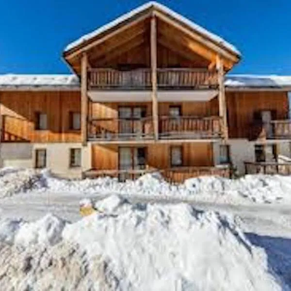 CHALET DE BOIS MEAN, hotel em Les Orres