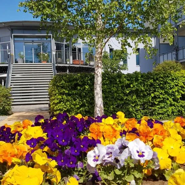 Müritz-Strandhotel, hotel v destinaci Röbel
