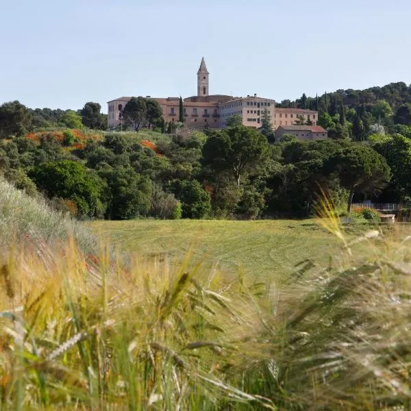 Monestir de Les Avellanes, hotel v destinaci Os de Balaguer