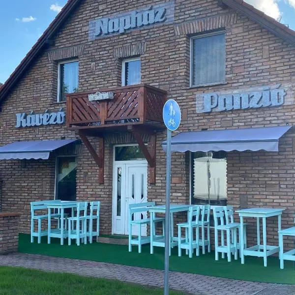 Napház Panzió, hotelli kohteessa Tiszafüred