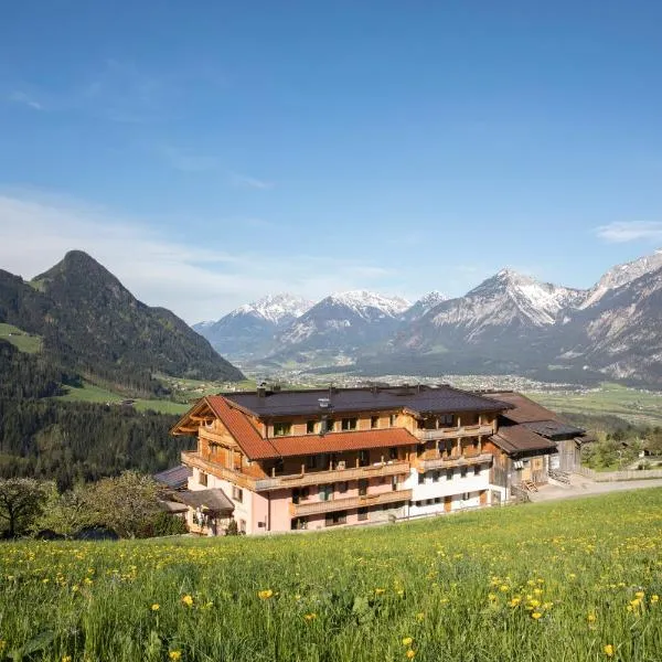 Hotel & Alpengasthof Pinzgerhof, hotel di Reith im Alpbachtal