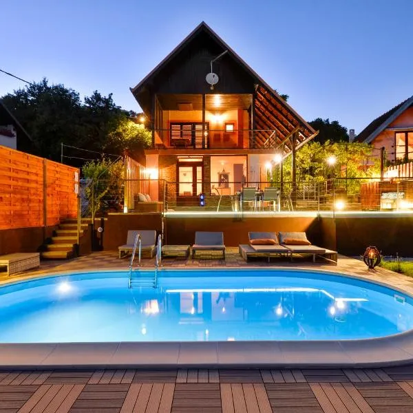 Juras Country House, bazen, sauna ,hot tube,vrt, hotel in Sveti Ivan Zelina