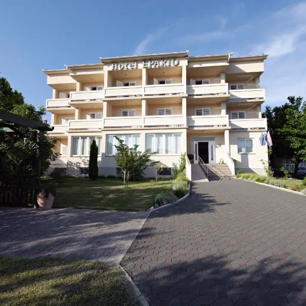 로파르에 위치한 호텔 Hotel Epario