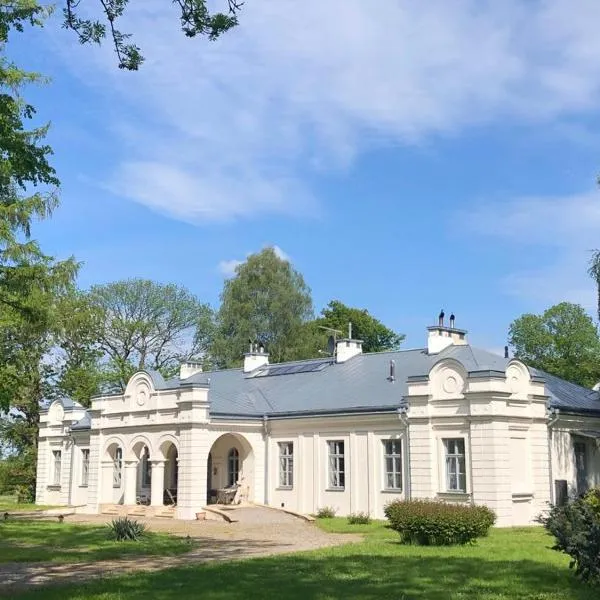 Zamość Dwór Udrycze, hotel in Udrycze