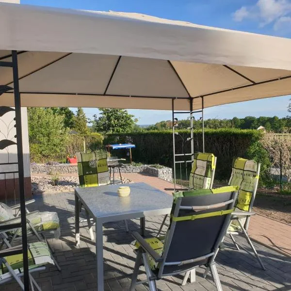Skibbi`s Ferienhaus an der Sonnenloipe in Friedrichsbrunn, hôtel à Thale