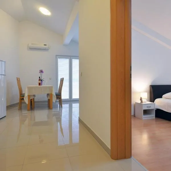 Apartmani Vedrana, Murter, hotel v Murteri