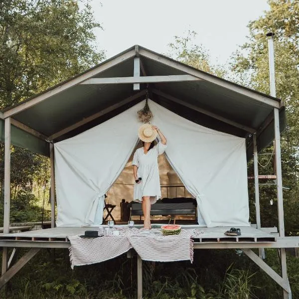 Uz salas, hotelli kohteessa Dagda