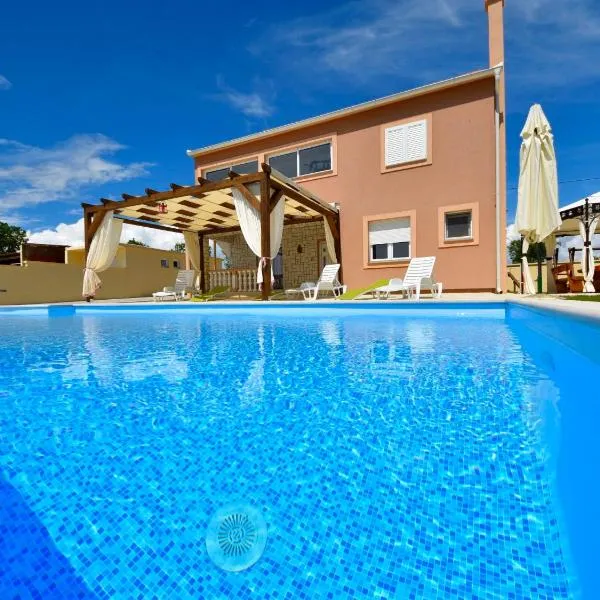 Holiday Home Frane by Interhome, hotel v destinaci Lišane Tinjske