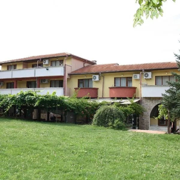 Туристически комплекс"Странджа" – hotel w mieście Drachevo