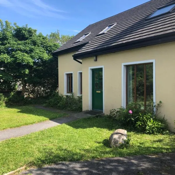 Letterfrack Farm Lodge house in Letterfrack village Connemara, hotel v destinaci Letterfrack