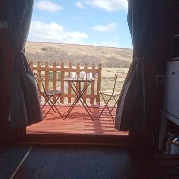 Wee Hoose Glaping Pod 2, hotel v destinaci Skail