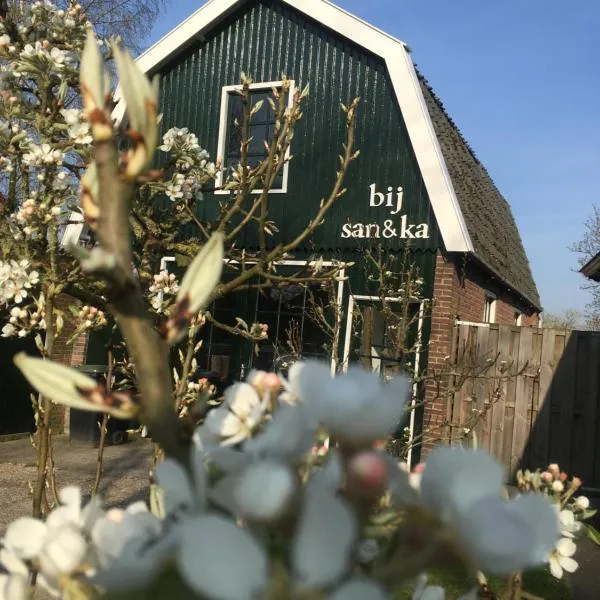 bij San & Ka, hotel em Hauwert