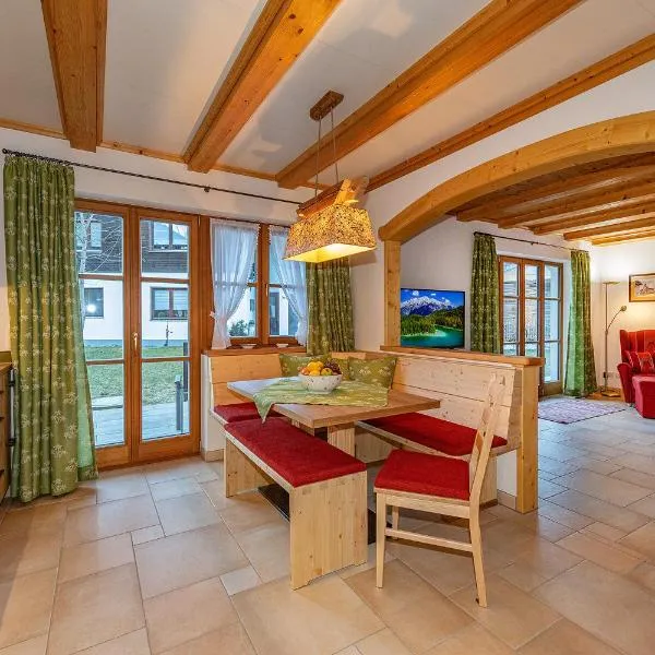 Ferienhaus STOARÖSERL, hotel v destinaci Mittenwald