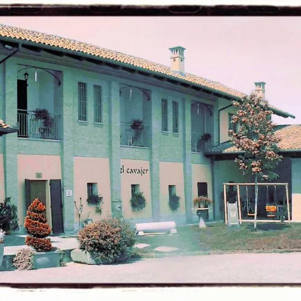 EL CAVAJER agriturismo, hotel v destinaci Revello