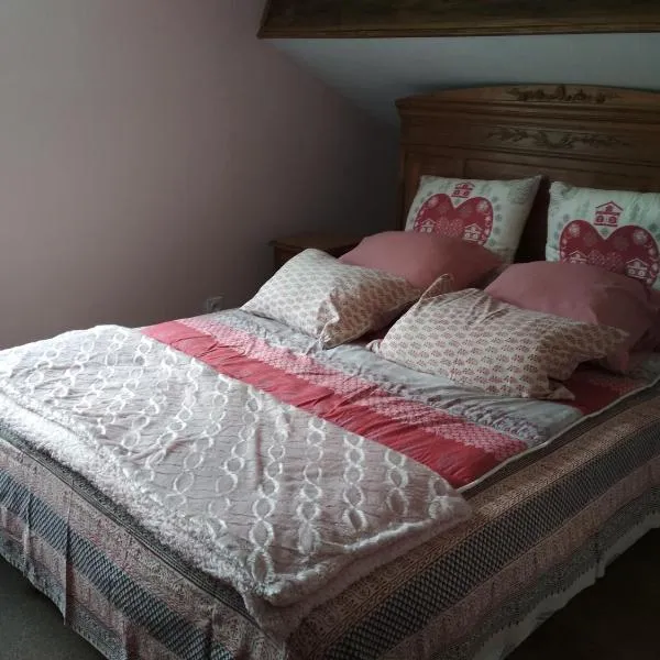 Daphrose chambre, hotel v destinaci Lachau