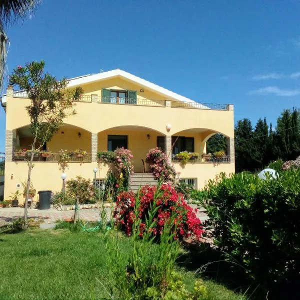 Le Rose, hotel v destinaci Olmedo