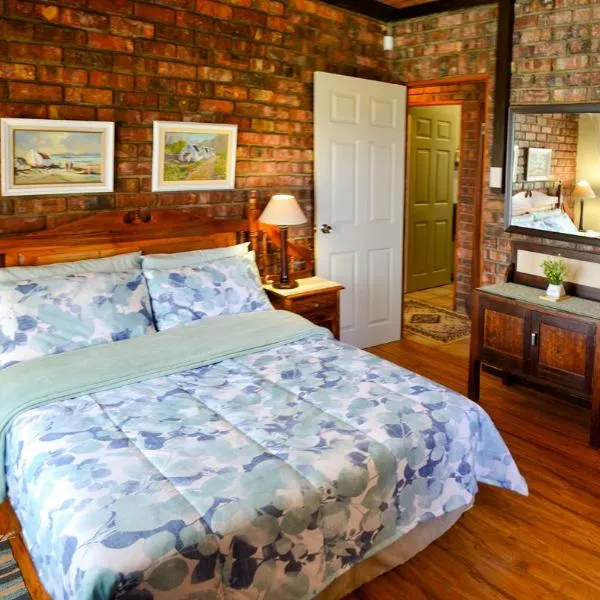 Palm Cottage - Colchester - 5km from Elephant Park, hotel in Aloma