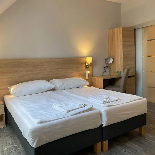 Kis Szieszta panzió, hotel v destinaci Balatonboglár