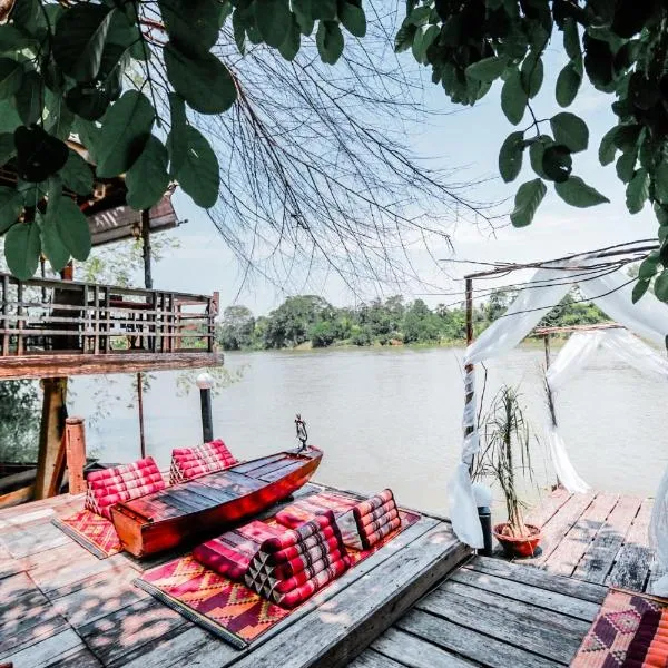 The Antique Riverside Resort，Ban Khung Phayom的飯店