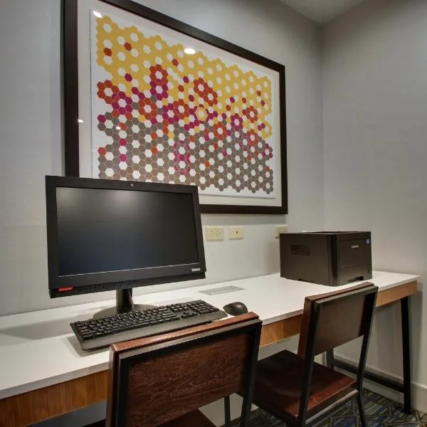 Holiday Inn Express Hotel & Suites Morris by IHG, hotel in Morris