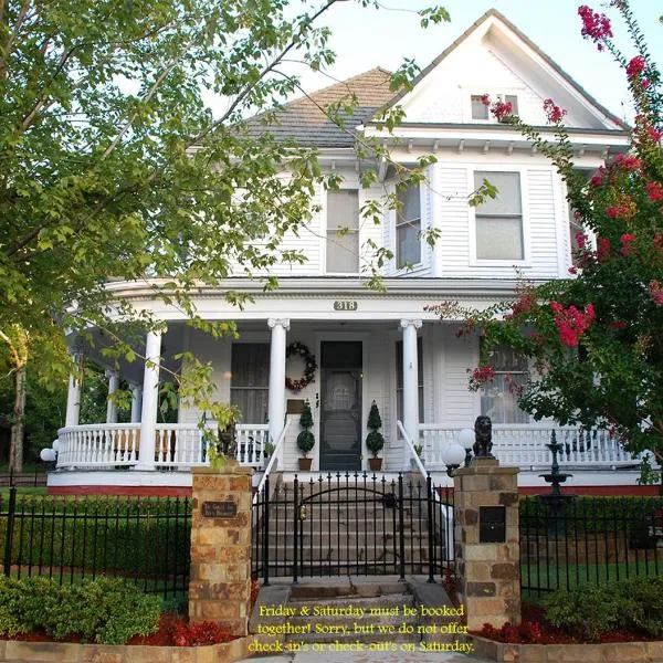 The Gables Inn, hotel en Hot Springs Village