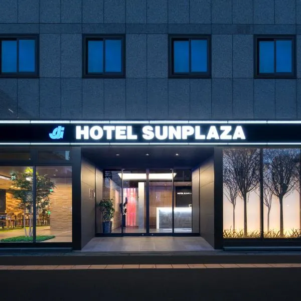 Hotel Sunplaza, hotel di Osaka