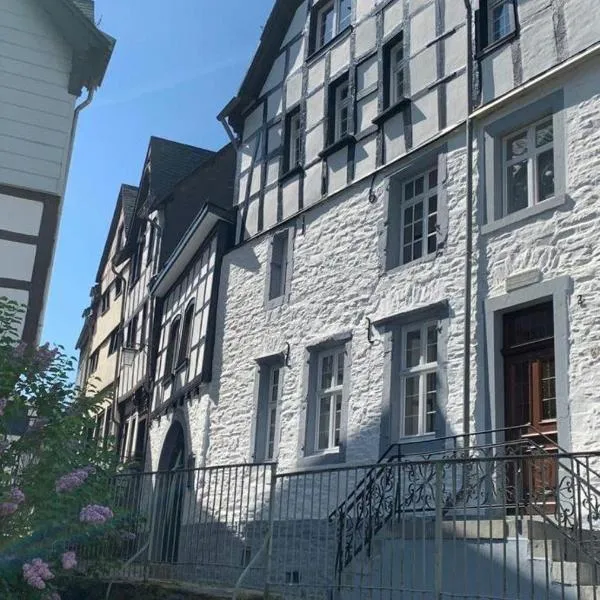 Manoir -1654- historisch schlafen in Monschaus Altstadt, hotel v destinaci Monschau