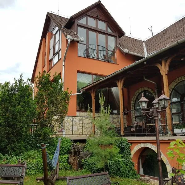 Legányi Apartmanház, hotel in Eger