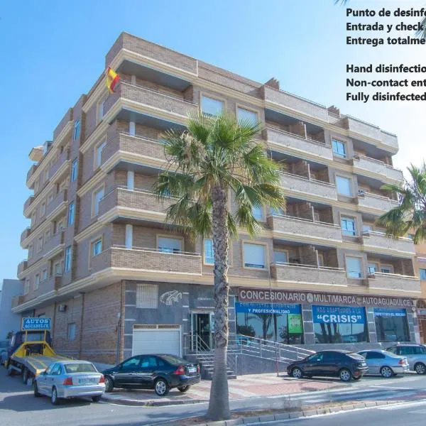 Apartamentos Completos III Carlos III, hótel í Aguadulce